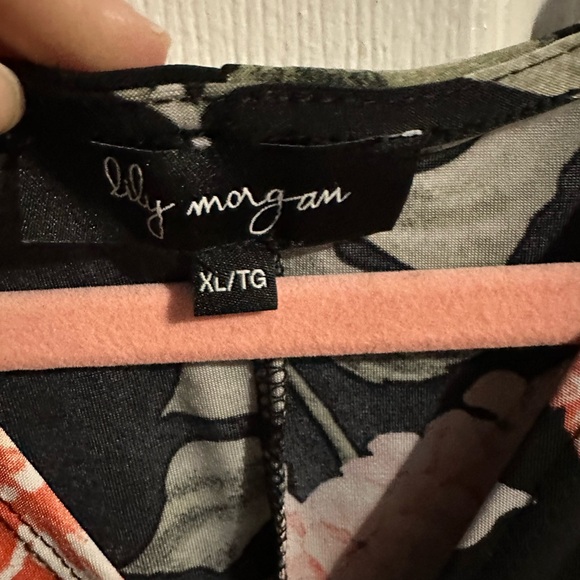 Lily Morgan floral cross over top 👚 - Picture 8 of 9